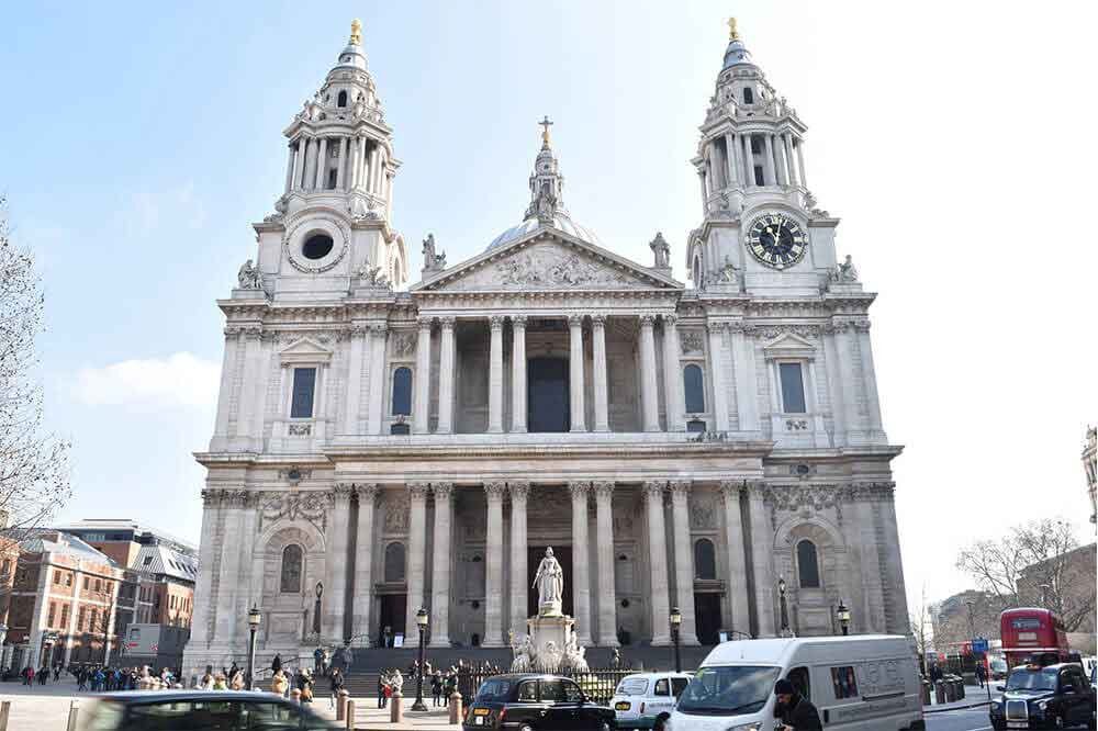 St-Pauls-Cathedral-1-2500x1500